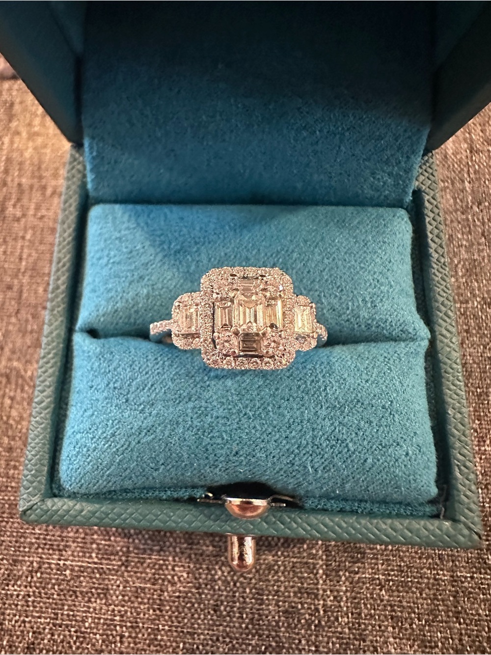 Effy 14k white gold White Diamond Emerald-Cut Halo Cluster Ring Sz 6.5